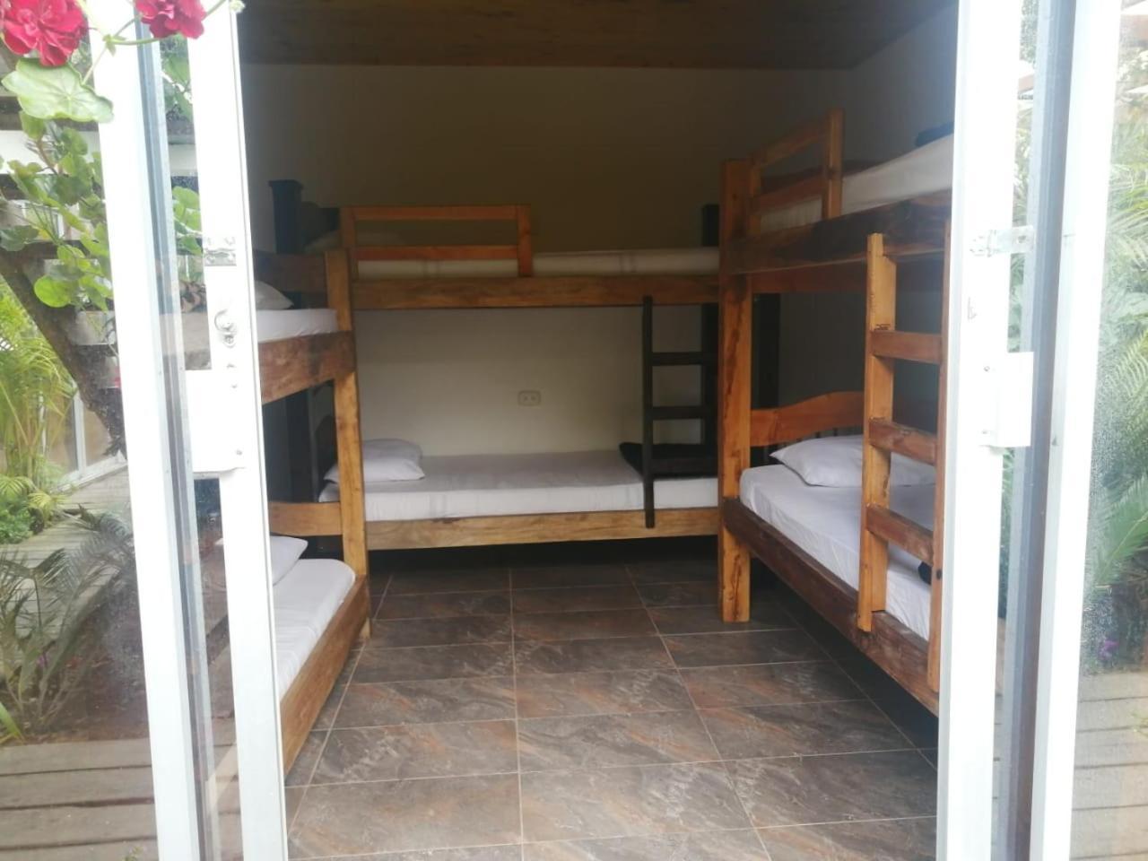 Hostal Hilltop סאפזורו מראה חיצוני תמונה